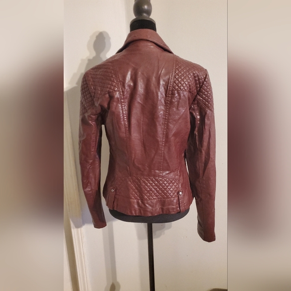 Tommy hilfigure leather jacket. - Picture 2 of 4